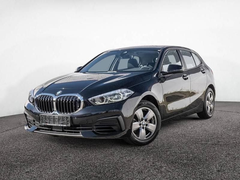 Saphirschwarz Gebraucht 2022 BMW 116 Advantage Kleinwagen | 19.950 € (Guter Preis) - Bild 1/4