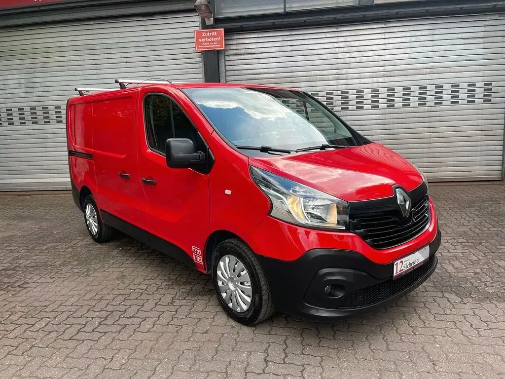 Gebraucht Renault Trafic Komfort 116 PS (85 kW) 2014 Rot Van / Kleinbus