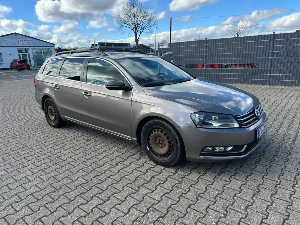 Gebraucht VW Passat Comfortline 170 PS (125 kW) 2011 Kaschmirbraun metallic Kombi