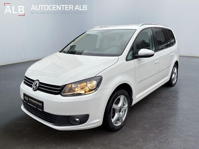 Weiß Gebraucht 2010 VW Touran Highline Van / Kleinbus | 9.490 € (Fairer Preis) - Bild 1/4