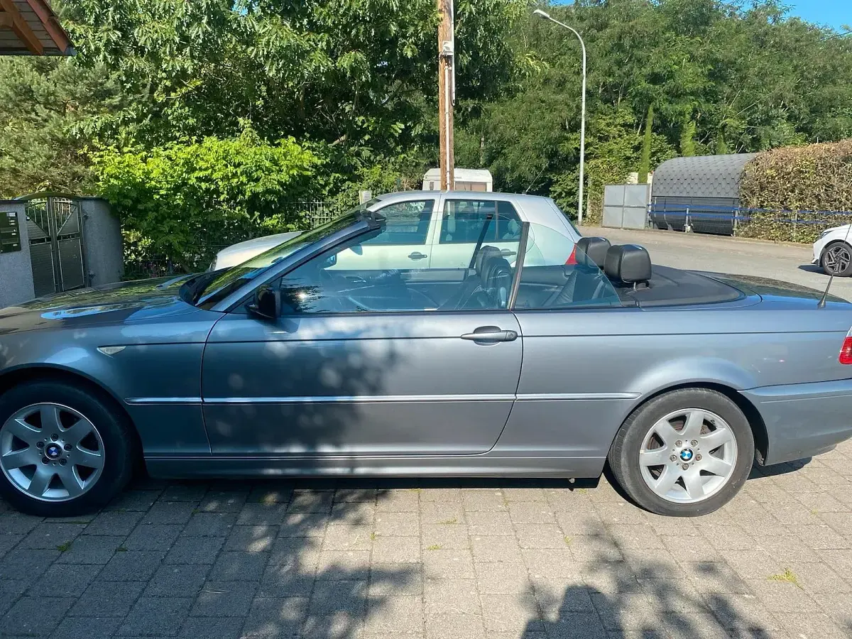 Gebraucht BMW 318 Cabriolet 143 PS (105 kW) 2005 Grau Cabrio