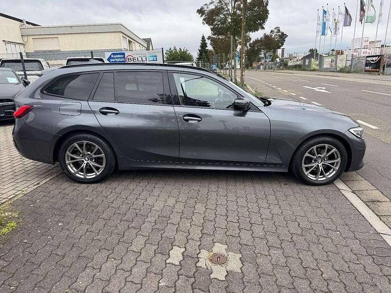 Gebraucht BMW 318 Sport Line 150 PS (110 kW) 2021 Mineralgrau Kombi