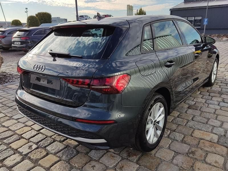 Neu Audi A3 150 PS (110 kW) 2026 Manhattangrau metallic Limousine