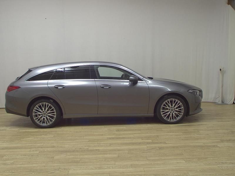 Grau Gebraucht 2021 Mercedes CLA180 Shooting Brake Progressive Kombi | 18.680 € (Guter Preis) - Bild 1/4