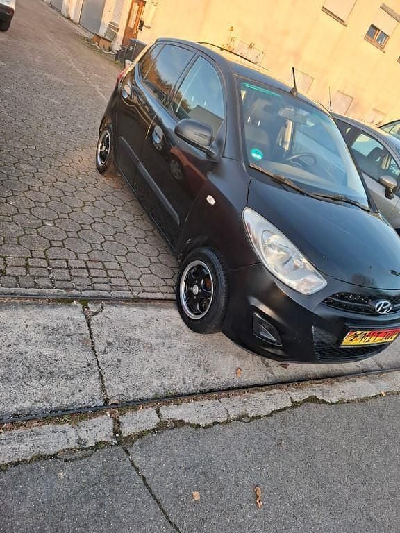 Gebraucht Hyundai i10 Edition 69 PS (50 kW) 2012 Schwarz Kleinwagen
