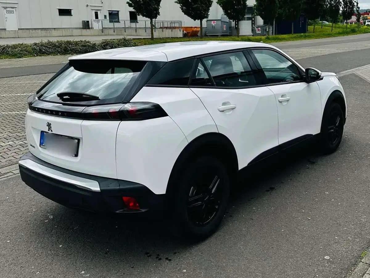 Gebraucht Peugeot 2008 101 PS (74 kW) 2021 Weiß SUV