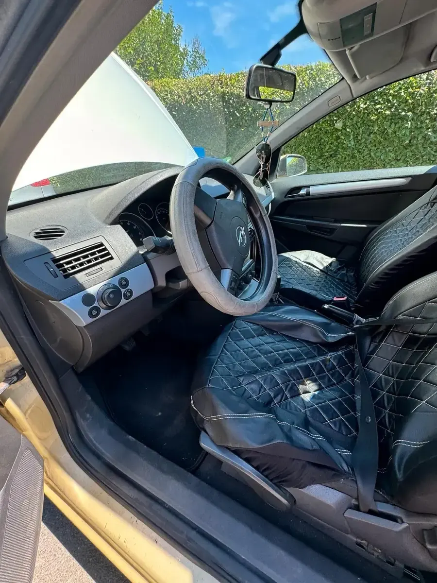 Gebraucht Opel Astra 90 PS (66 kW) 2004 Gold Kleinwagen