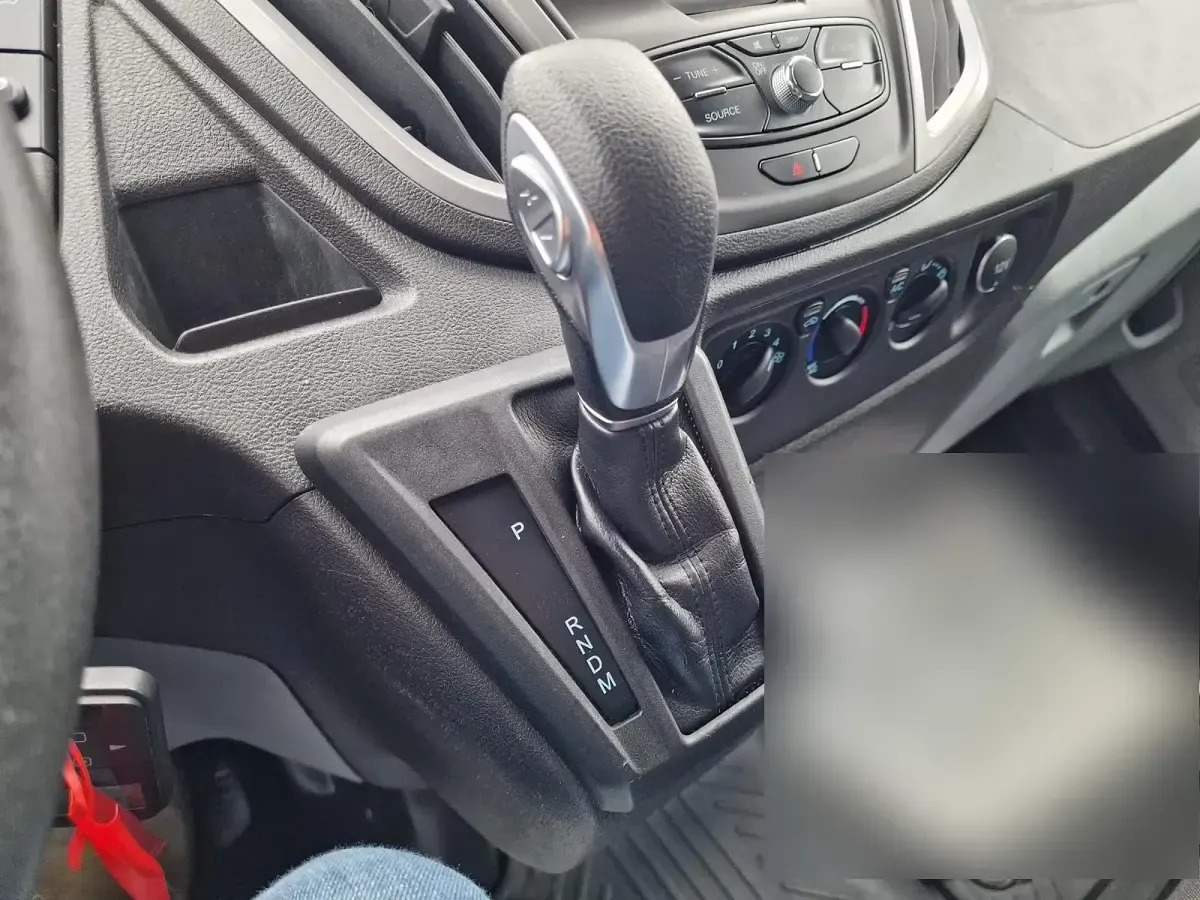 Gebraucht Ford Transit Trend 170 PS (125 kW) 2018 Weiß Van / Kleinbus