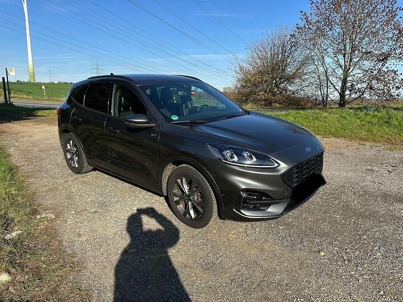 Gebraucht Ford Kuga ST-Line 224 PS (164 kW) 2020 Grau SUV