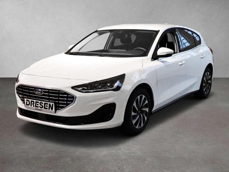 Weiss Gebraucht 2024 Ford Focus Titanium X Limousine | 21.990 € (Guter Preis) - Bild 1/4