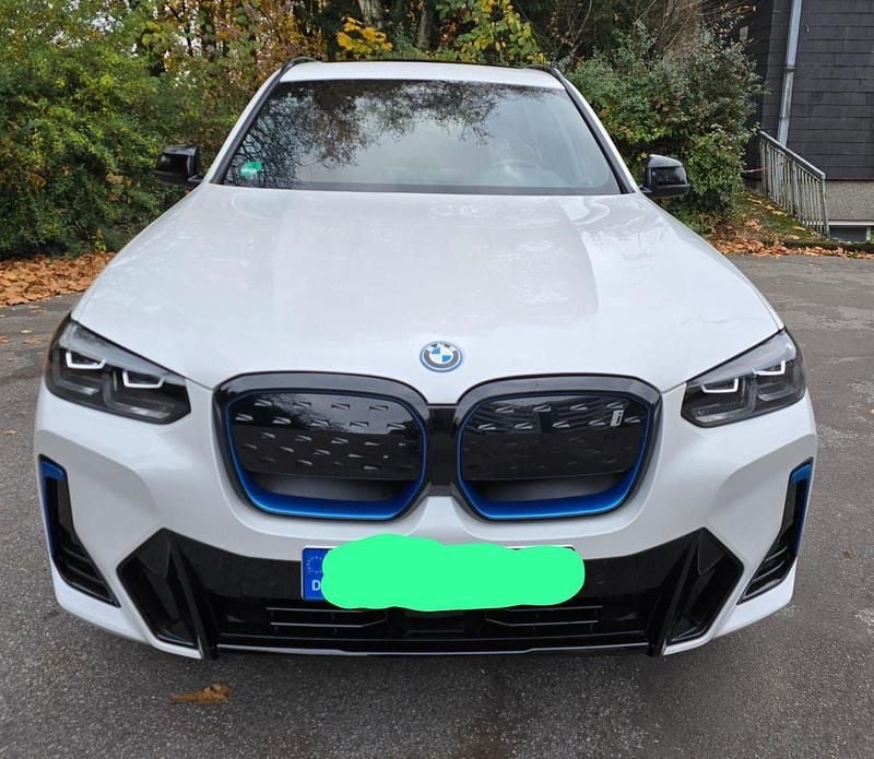 Weiß Gebraucht 2023 BMW iX3 M Sport SUV | 42.000 € (Superpreis) - Bild 1/4
