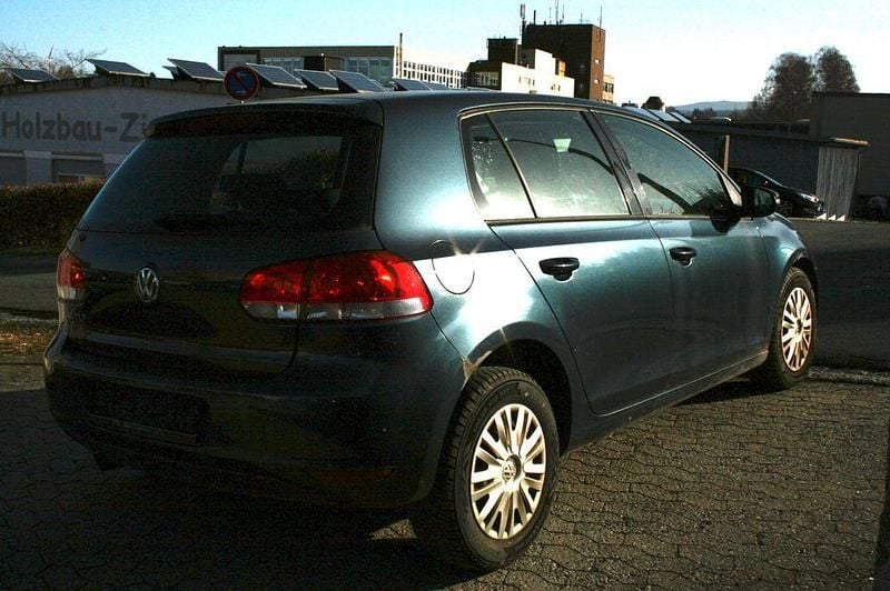 Gebraucht VW Golf VI Comfortline 105 PS (77 kW) 2010 Blau Kleinwagen