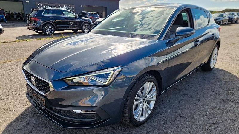 Grau Gebraucht 2022 Seat Leon ST Style Kombi | 17.999 € (Guter Preis) - Bild 1/4