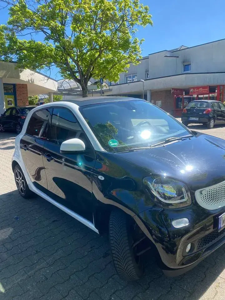 Usata Smart ForFour 71 CV (52 kW) 2018 Nero Utilitaria