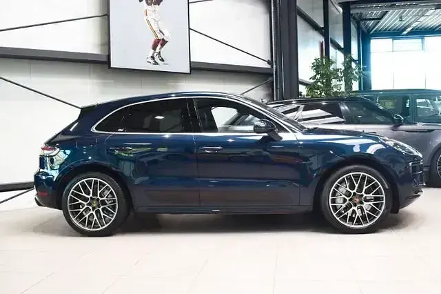 Gebraucht Porsche Macan Turbo Chrono 441 PS (324 kW) 2020 Blau SUV