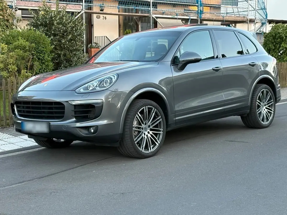 Gebraucht Porsche Cayenne 420 PS (308 kW) 2018 Grau SUV