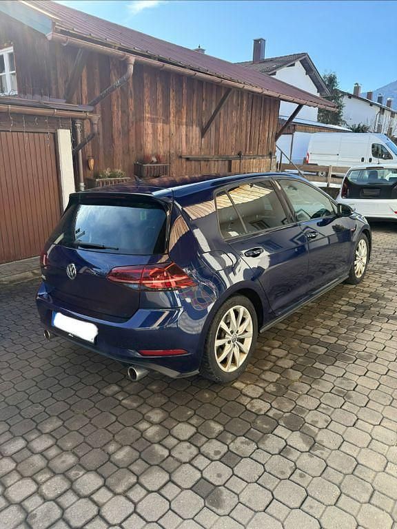 Gebraucht VW Golf VIII GTI 245 PS (180 kW) 2020 Blau Limousine