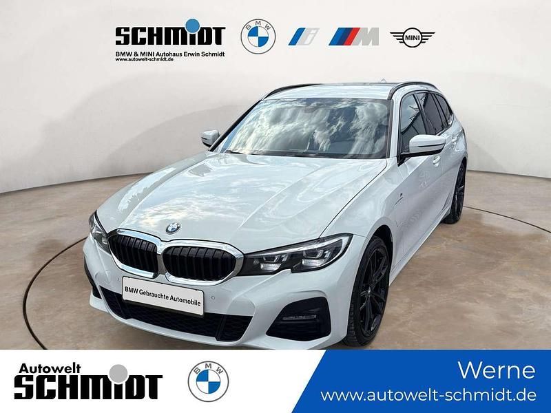 Alpinweiß uni Gebraucht 2021 BMW 330e M Sport Kombi | 22.890 € (Guter Preis) - Bild 1/4