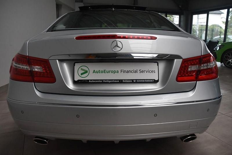 Gebraucht Mercedes E350 231 PS (169 kW) 2010 Silber Coupé