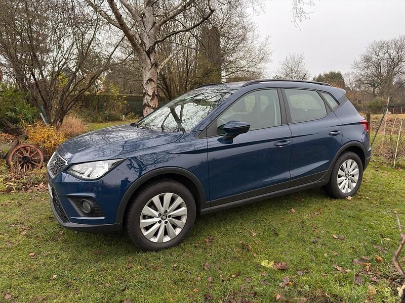 Blau Gebraucht 2018 Seat Arona SUV | 12.700 € (Fairer Preis) - Bild 1/4