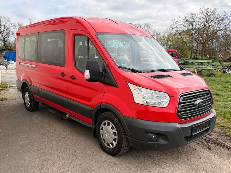 Gebraucht Ford Transit 105 PS (77 kW) 2019 Rot Kombi