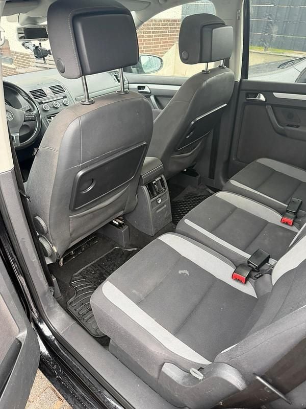 Gebraucht VW Touran 140 PS (102 kW) 2013 Schwarz Van / Kleinbus