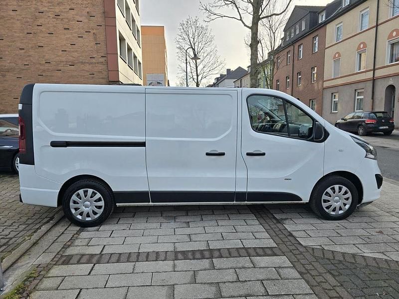 Gebraucht Opel Vivaro 125 PS (91 kW) 2018 Weiß Van / Kleinbus