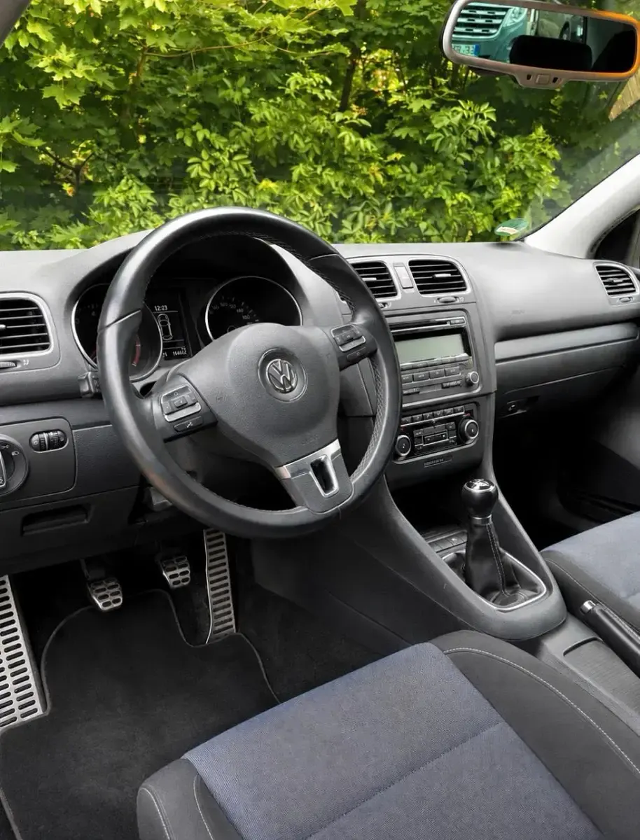 Gebraucht VW Golf VI 86 PS (63 kW) 2011 Schwarz Kleinwagen