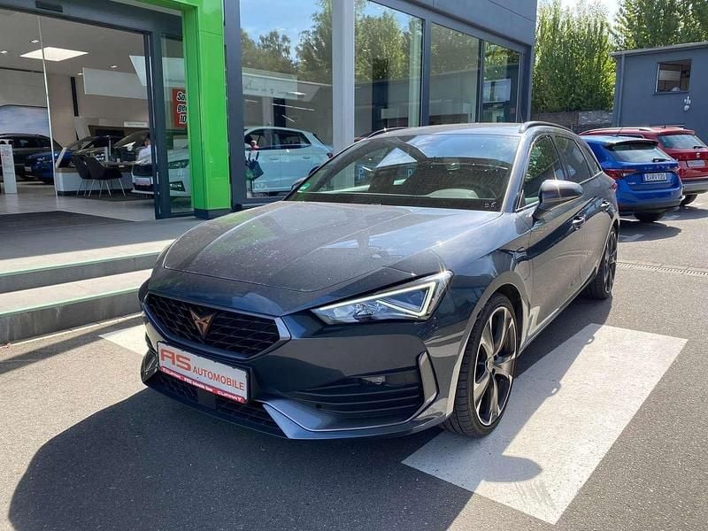 Grey (metallic) Gebraucht 2022 Cupra Leon VZ Kombi | 25.880 € (Guter Preis) - Bild 1/4