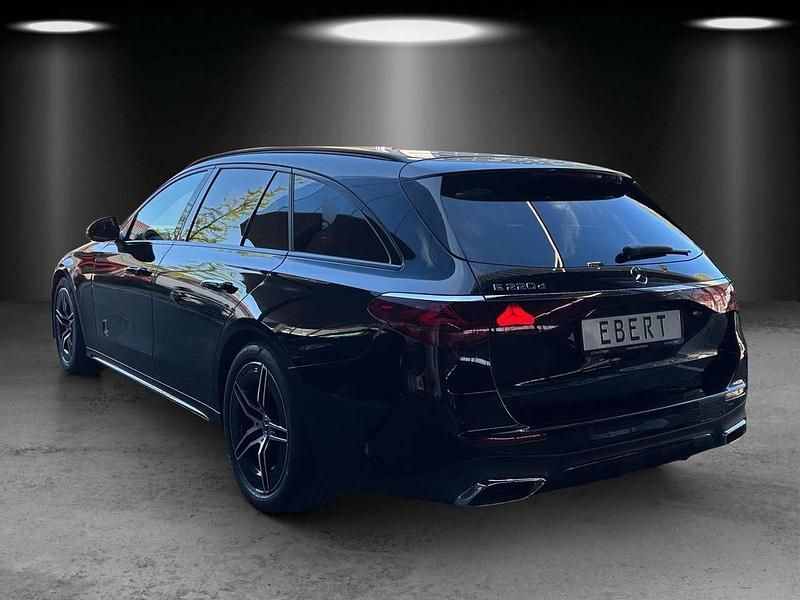 Gebraucht Mercedes E220 Advanced 197 PS (144 kW) 2023 Obsidianschwarz Kombi