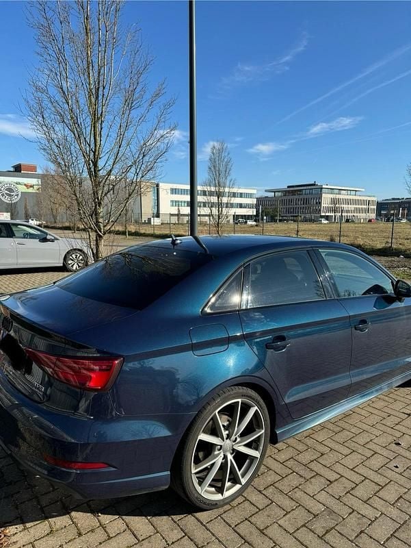 Gebraucht Audi A3 S-Line 190 PS (139 kW) 2018 Blau Limousine