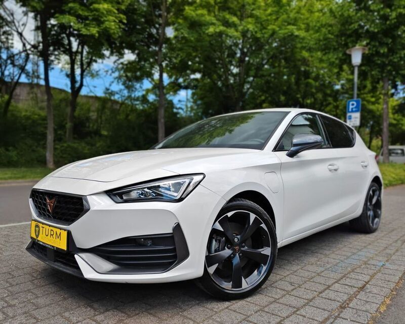 "candy" weiss Gebraucht 2022 Cupra Leon Limousine | 22.944 € (Superpreis) - Bild 1/4