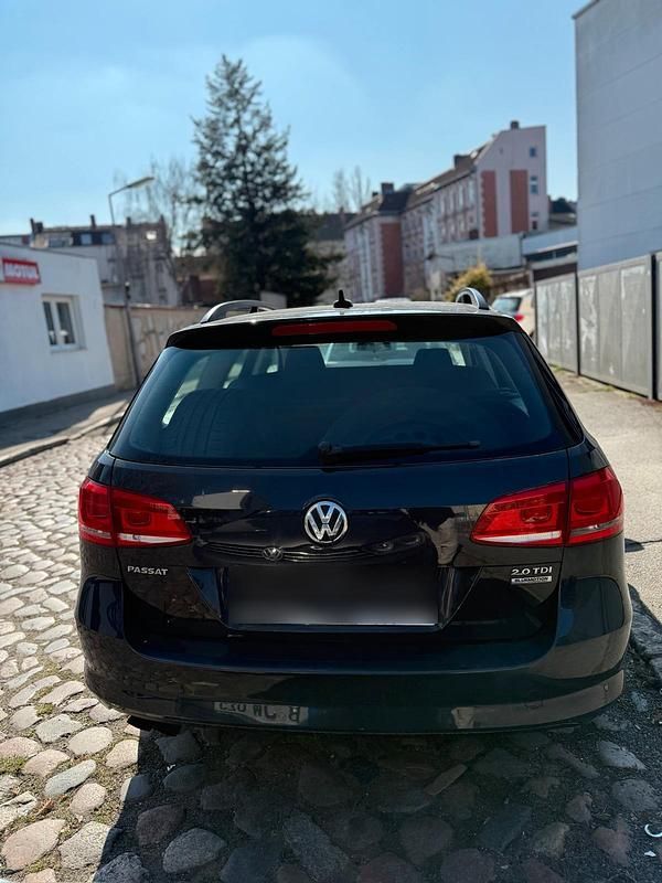 Gebraucht VW Passat 140 PS (102 kW) 2012 Grau Kombi