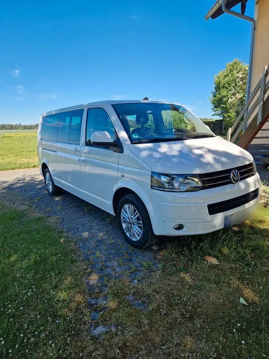Gebraucht VW Multivan Comfortline 180 PS (132 kW) 2015 Weiß Van / Kleinbus