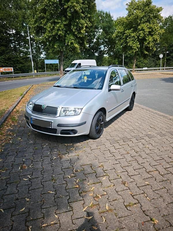 Silber Gebraucht 2005 Skoda Fabia Kombi | 2.199 € (Fairer Preis) - Bild 1/4