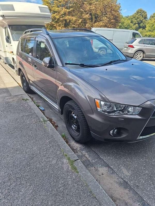 Braun Gebraucht 2010 Mitsubishi Outlander Instyle SUV | 8.200 € (Fairer Preis) - Bild 1/4