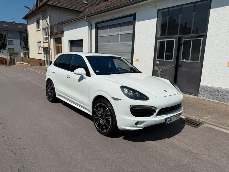 Weiß Gebraucht 2014 Porsche Cayenne Turbo SUV | 29.990 € - Bild 1/4