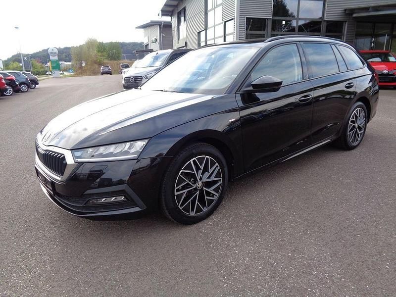 Cerna magic/black magic Gebraucht 2021 Skoda Octavia Clever Kombi | 17.999 € (Fairer Preis) - Bild 1/4