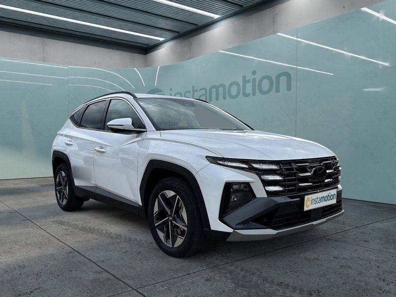 Weiß Gebraucht 2024 Hyundai Tucson Trend SUV | 39.440 € (Etwas zu teuer) - Bild 1/4