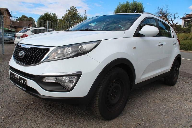 Weiß Gebraucht 2016 Kia Sportage Edition 7 SUV | 7.999 € (Guter Preis) - Bild 1/4