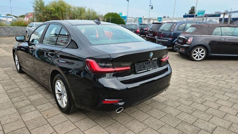 Gebraucht BMW 320 Advantage 190 PS (139 kW) 2022 Schwarz Limousine