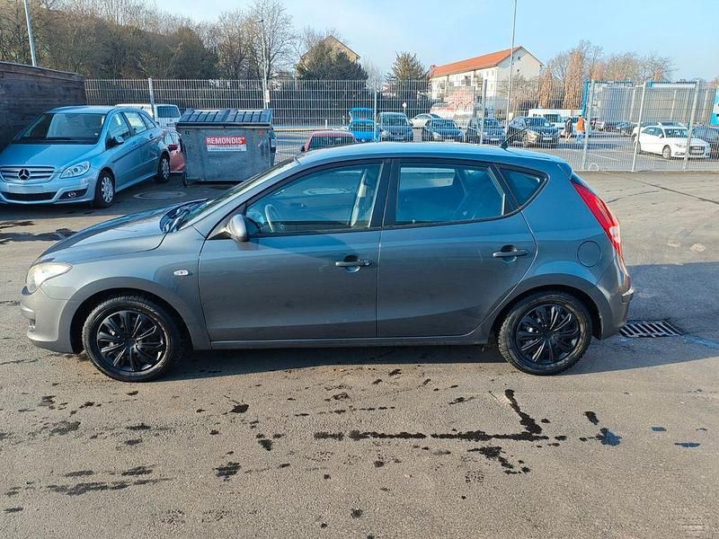 Gebraucht Hyundai i30 Classic 109 PS (80 kW) 2009 Grau Limousine