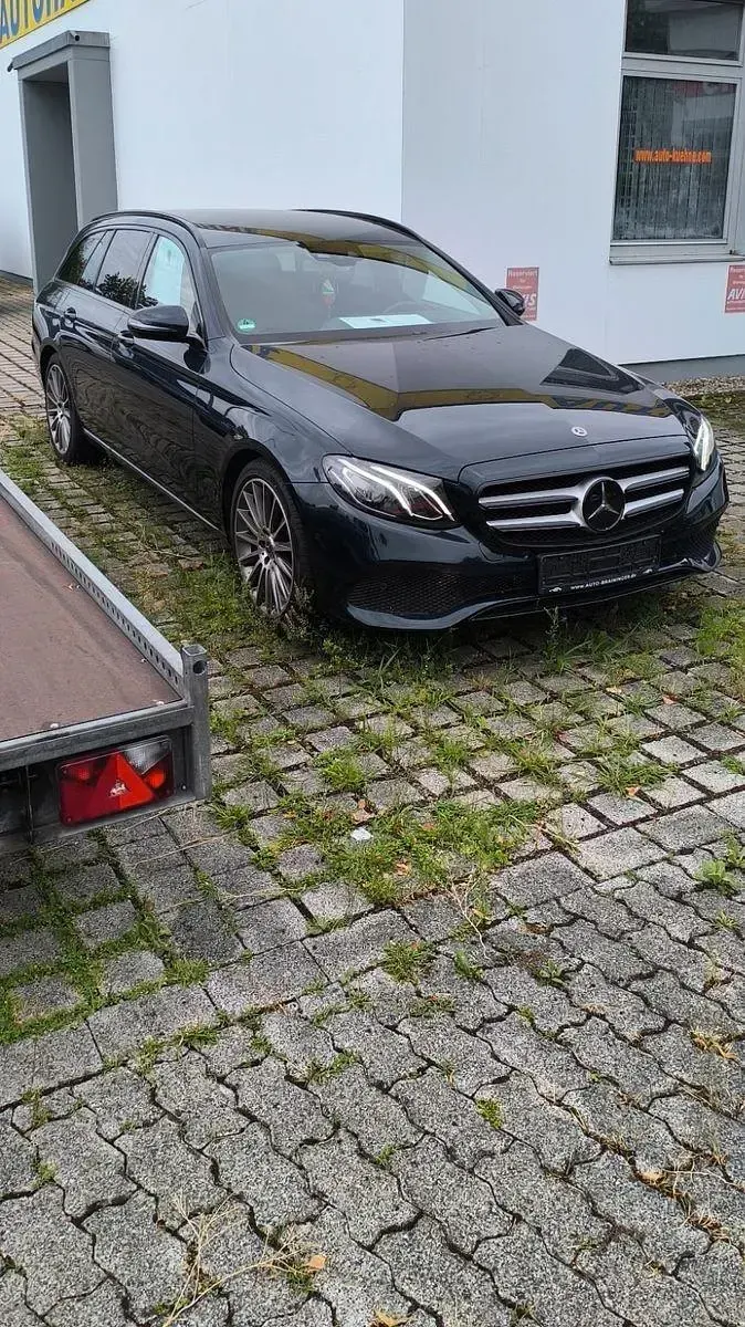 Gebraucht Mercedes E220 194 PS (142 kW) 2017 Grün Kombi