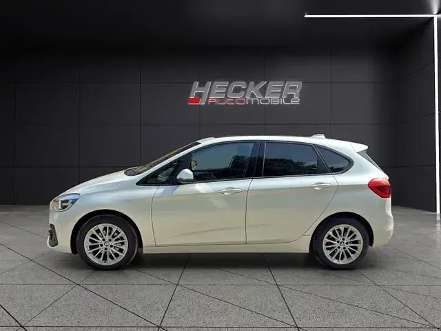 Gebraucht BMW 216 Active Tourer Advantage 116 PS (85 kW) 2018 Weiß Van / Kleinbus