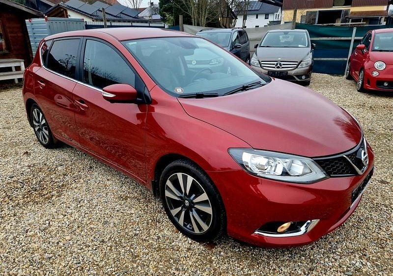 Gebraucht Nissan Pulsar Tekna 116 PS (85 kW) 2016 Rot Limousine