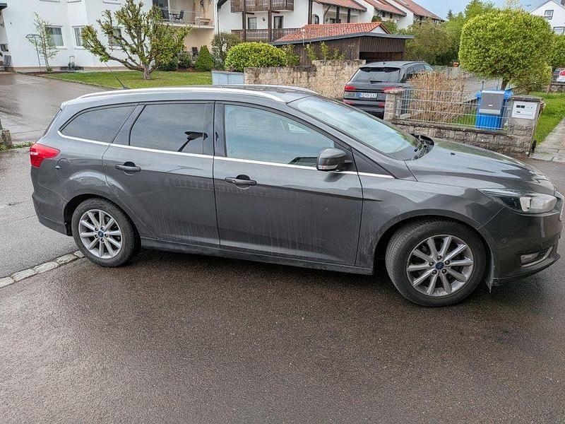 Używany Ford Focus Titanium 120 KM (88 kW) 2016 Szary Sedan/Limuzyna