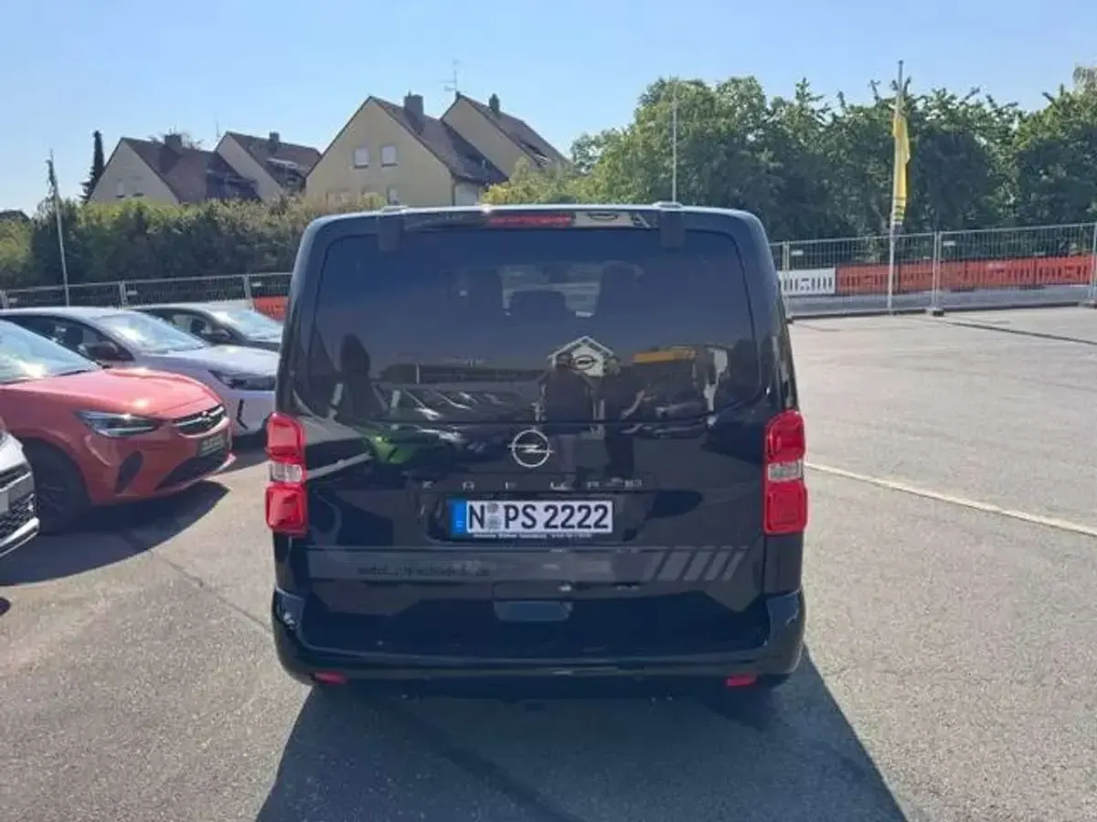 Gebraucht Opel Zafira Life 179 PS (131 kW) 2026 Lackierung schwarz perla nera Van / Kleinbus