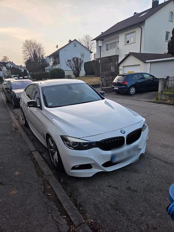 Gebraucht BMW 330 252 PS (185 kW) 2017 Weiß Limousine