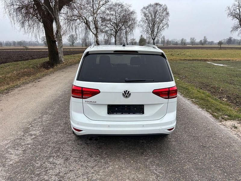 Gebraucht VW Touran Sound 150 PS (110 kW) 2018 Weiß Van / Kleinbus