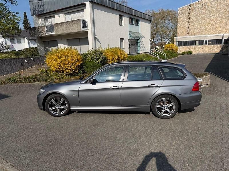Second-hand BMW 318 143 CP (105 kW) 2010 Gri Break